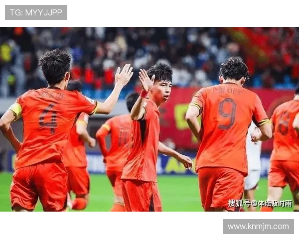 中国足球队成功逆袭，4比1大胜对手，晋级亚洲杯八强，再创历史新篇章
