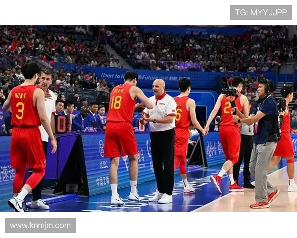 中国男篮大胜菲律宾晋级世界杯八强，周琦领衔全队表现抢眼