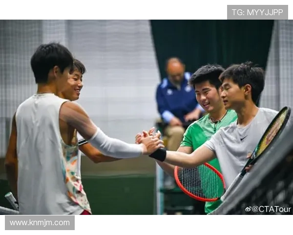 新赛季网球巡回赛掀热潮中国选手表现引发全球关注与24年终极对决前景