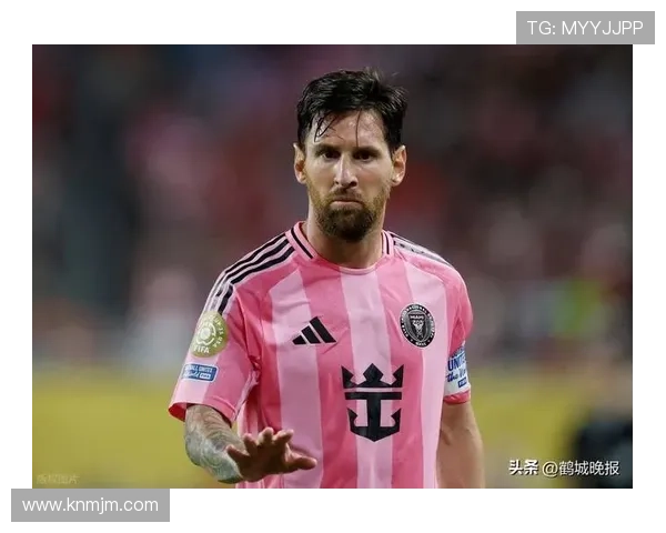 梅西加盟美国国际队后首次亮相赛场震撼全场 足球迷热议其表现与未来规划