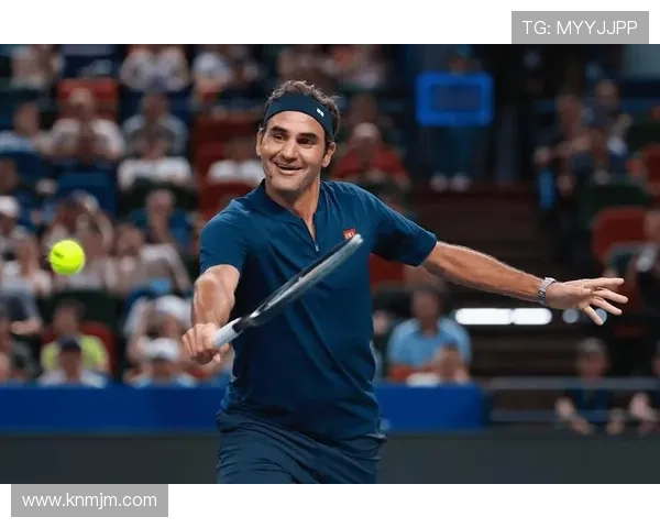 费德勒宣布退役后首次亮相 网球界巨星重返赛场引发热议